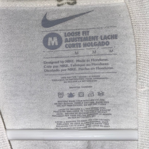Nike tshirt - Picture 4 of 4